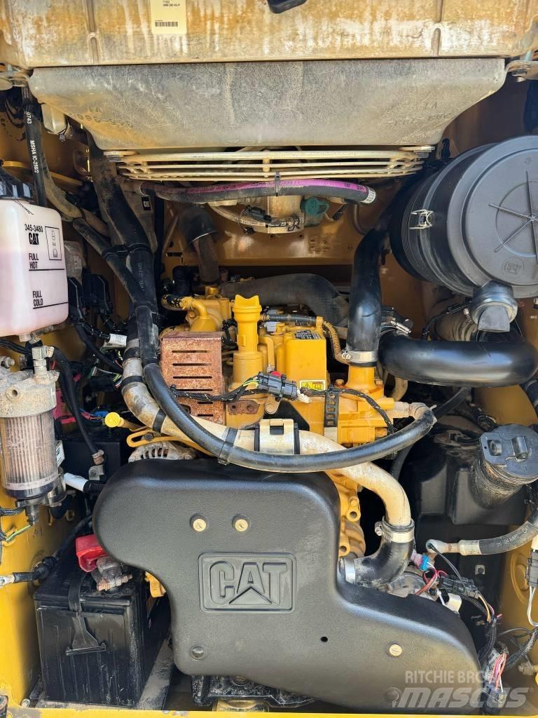 CAT 289 D لوادر انزلاقية التوجيه