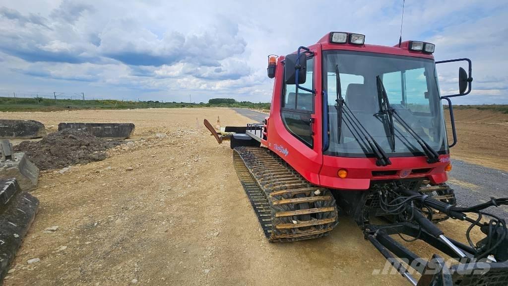  Pistenbully PB 100 كاسحات جليد