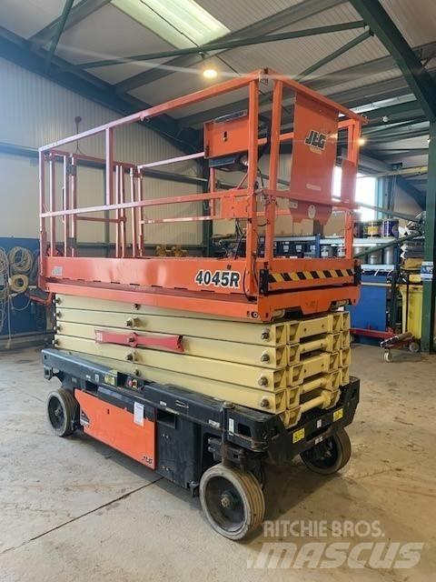JLG 4045R رافعات مقصية الشكل