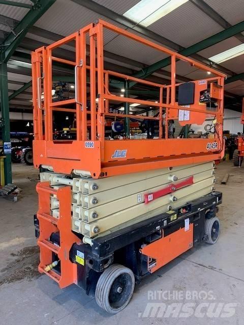 JLG 4045R رافعات مقصية الشكل