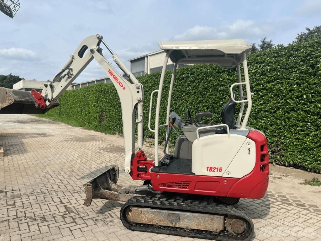 Takeuchi TB 216 حفارات صغيرة أقل من 7 طن (حفارات صغيرة)