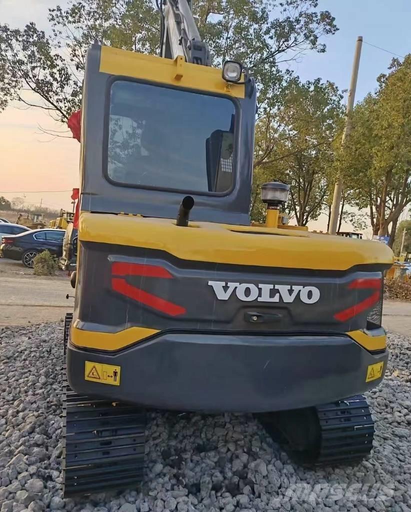 Volvo EC 60 D حفارات زحافة