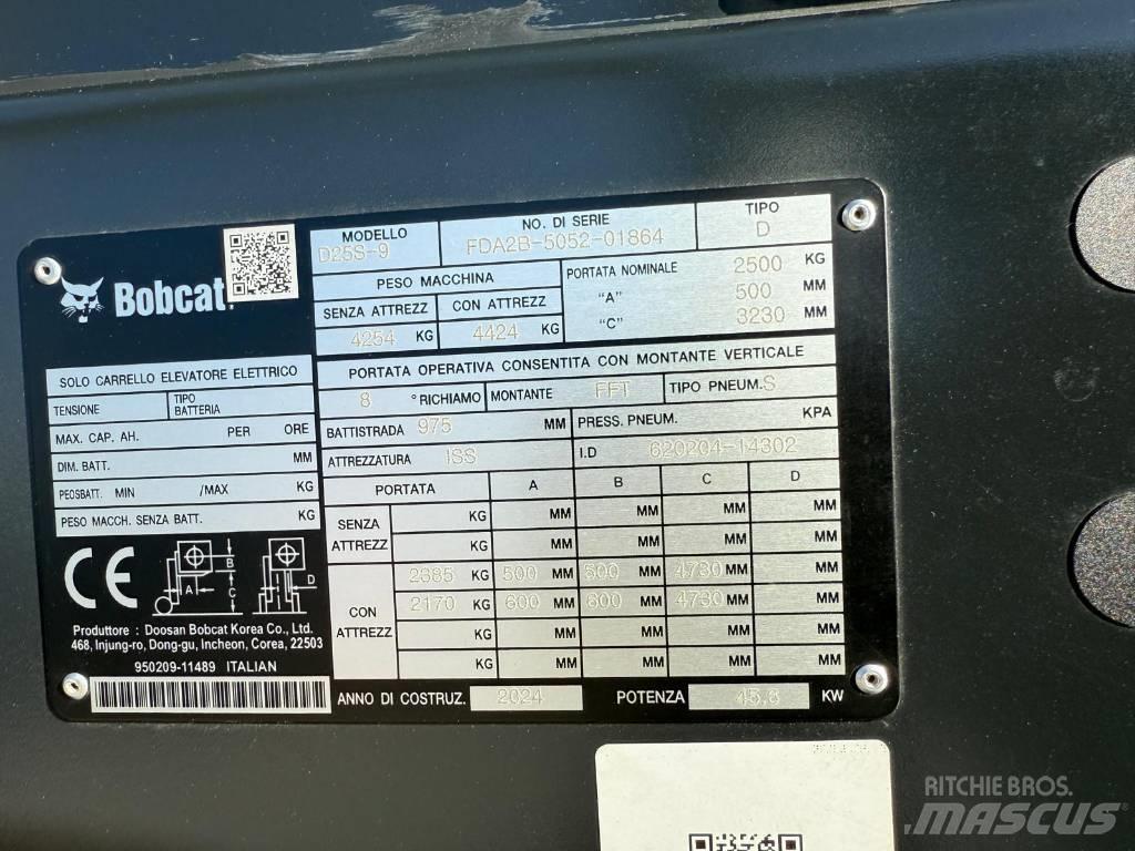 Bobcat D 25 S-9 شاحنات الديزل