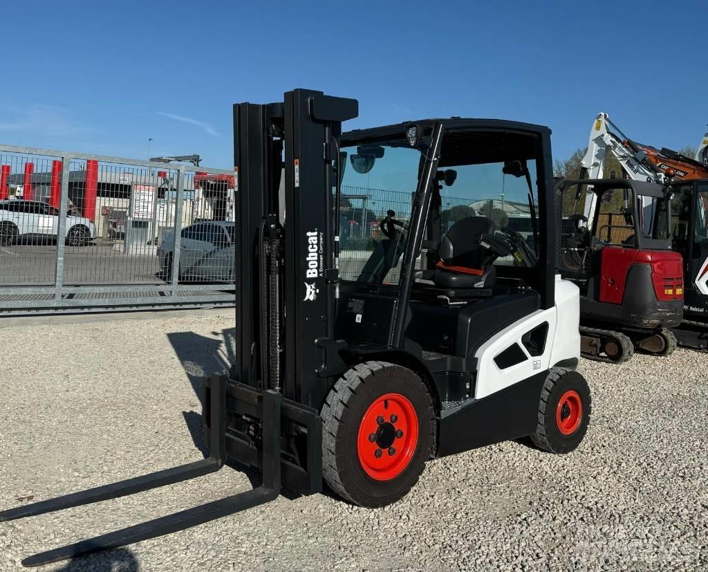 Bobcat D 25 S-9 شاحنات الديزل