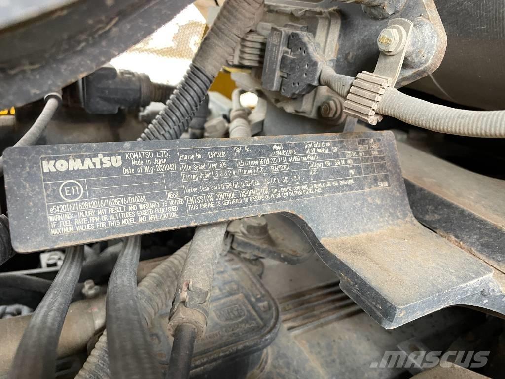 Komatsu D 65 PX-18E0 بلدوزرات مجنزرة