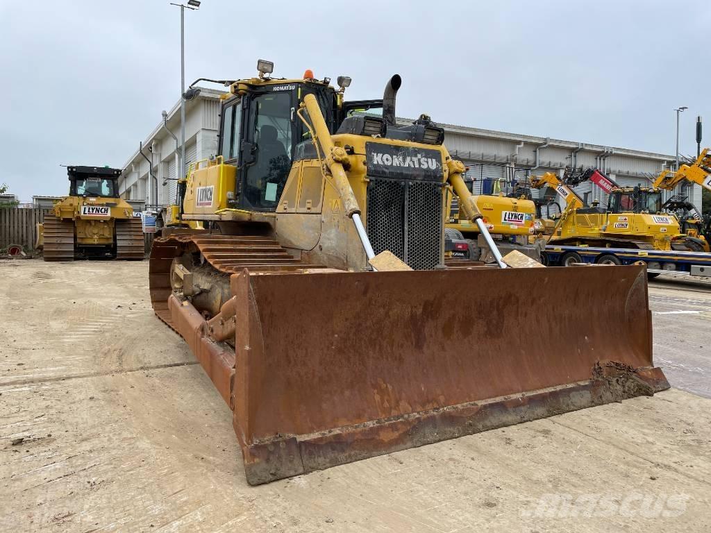 Komatsu D 65 PX-18E0 بلدوزرات مجنزرة