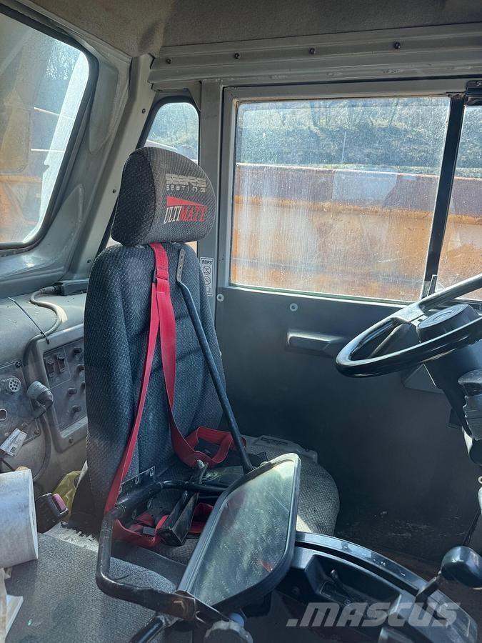 CAT 769D كابينة والداخلية