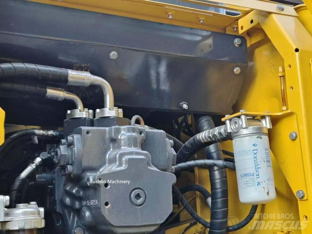 Komatsu PC 220-7 حفارات زحافة