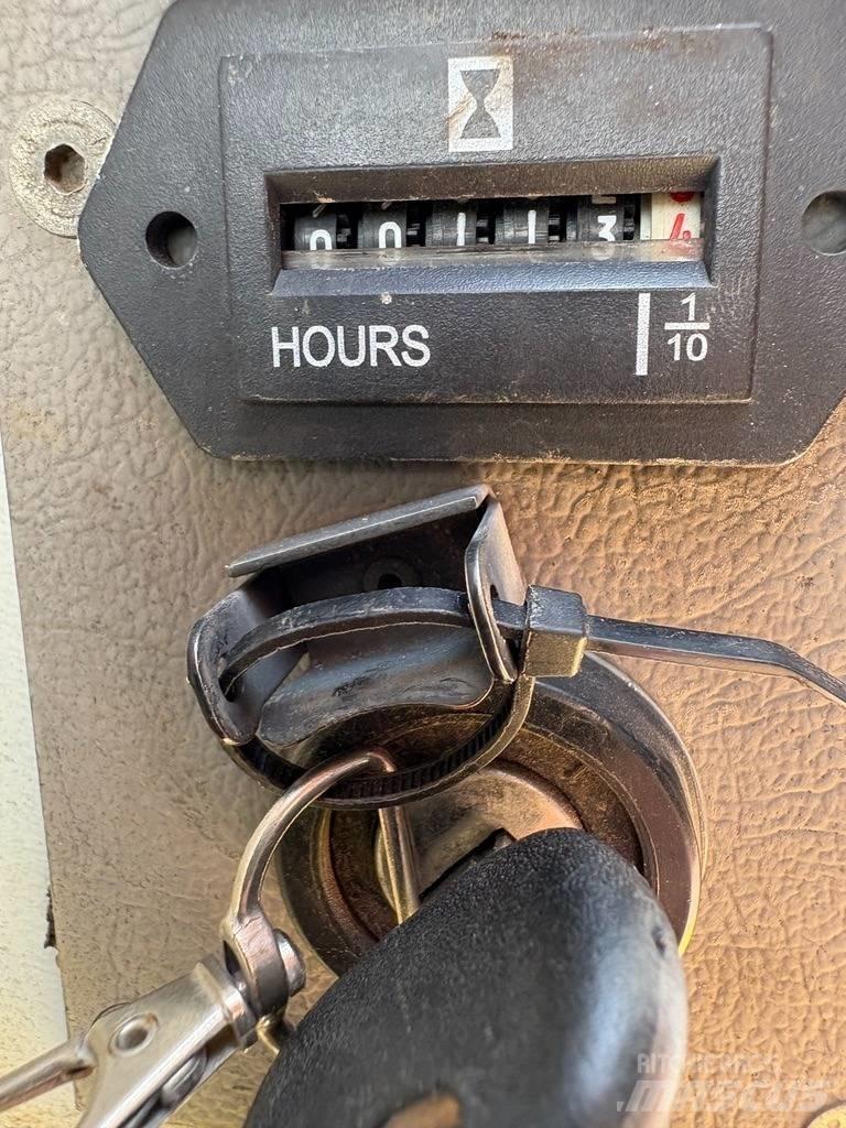 Wacker Neuson TD 15 عربات نقل قلابة مجنزرة