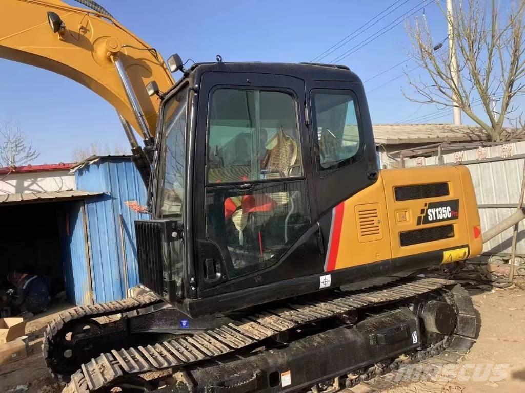 Sany SY 135 حفارات زحافة