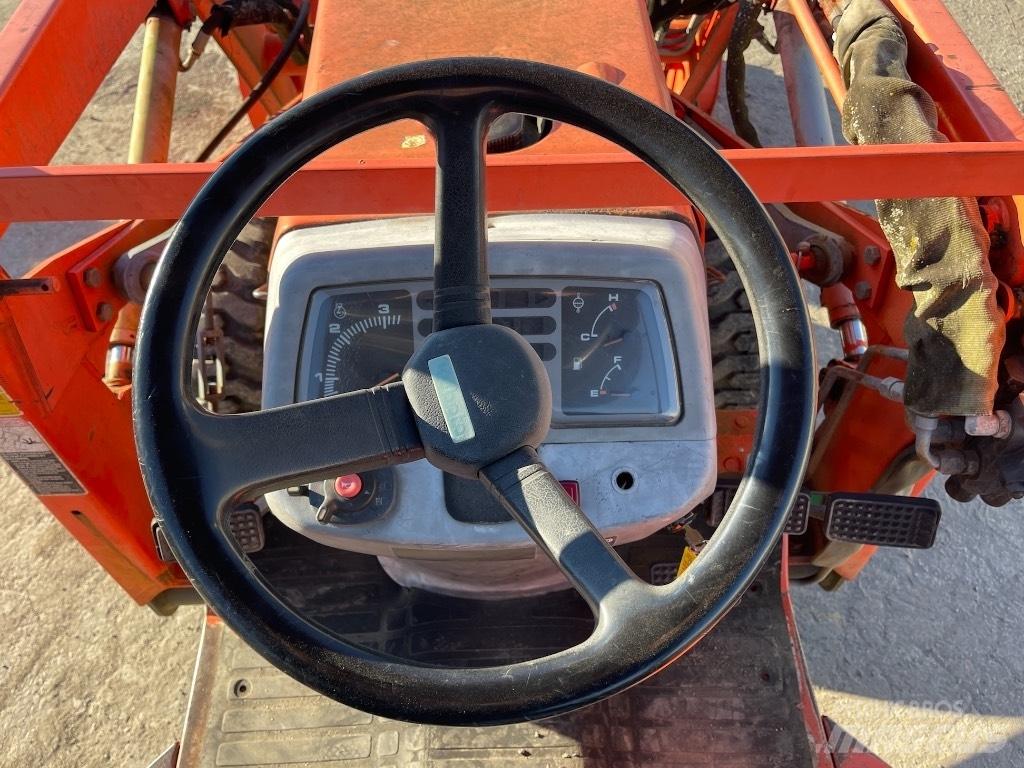 Kubota B 21 لوادر ذات جرافات عكسية