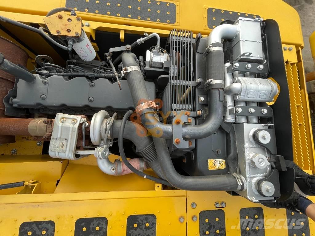 Komatsu PC 240-8 حفارات زحافة