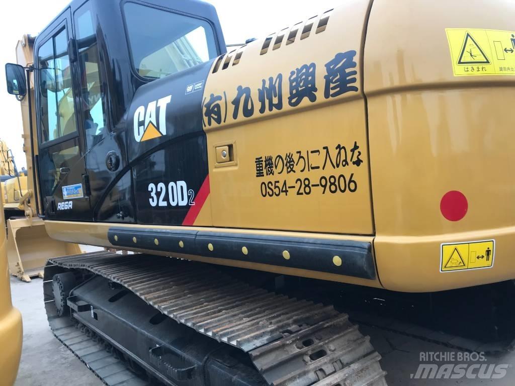 CAT 320 D حفارات زحافة