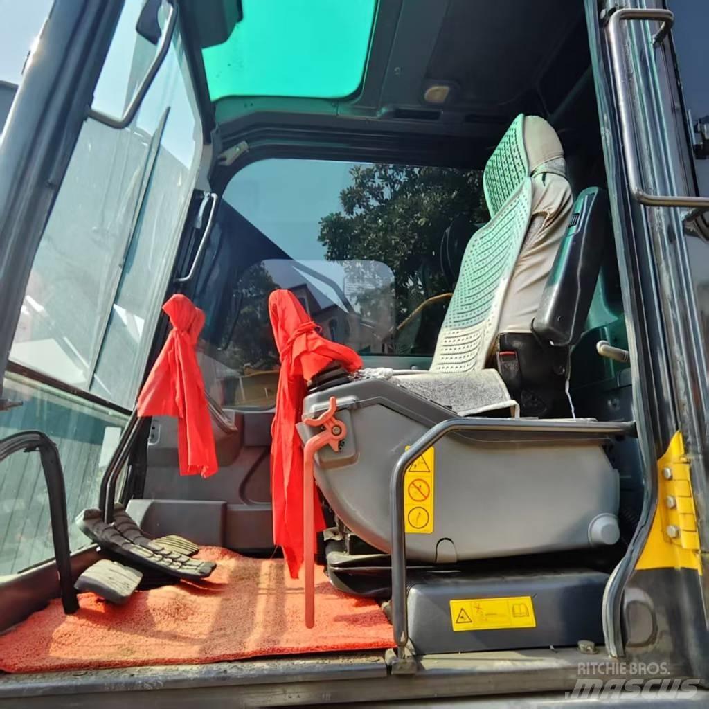 Volvo EC 220 حفارات زحافة