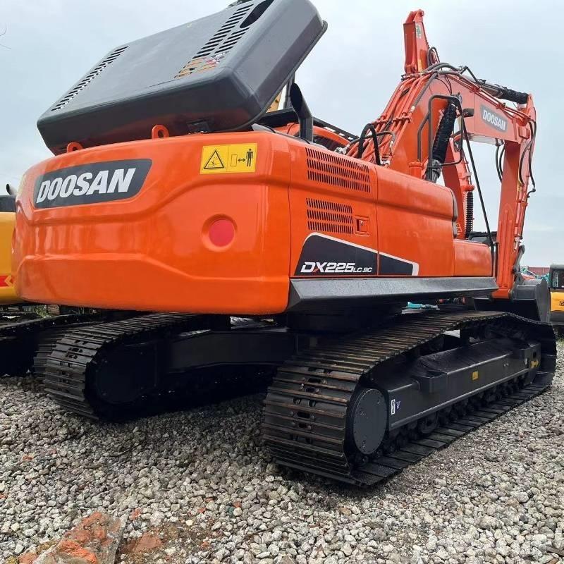 Doosan DX 225 حفارات زحافة
