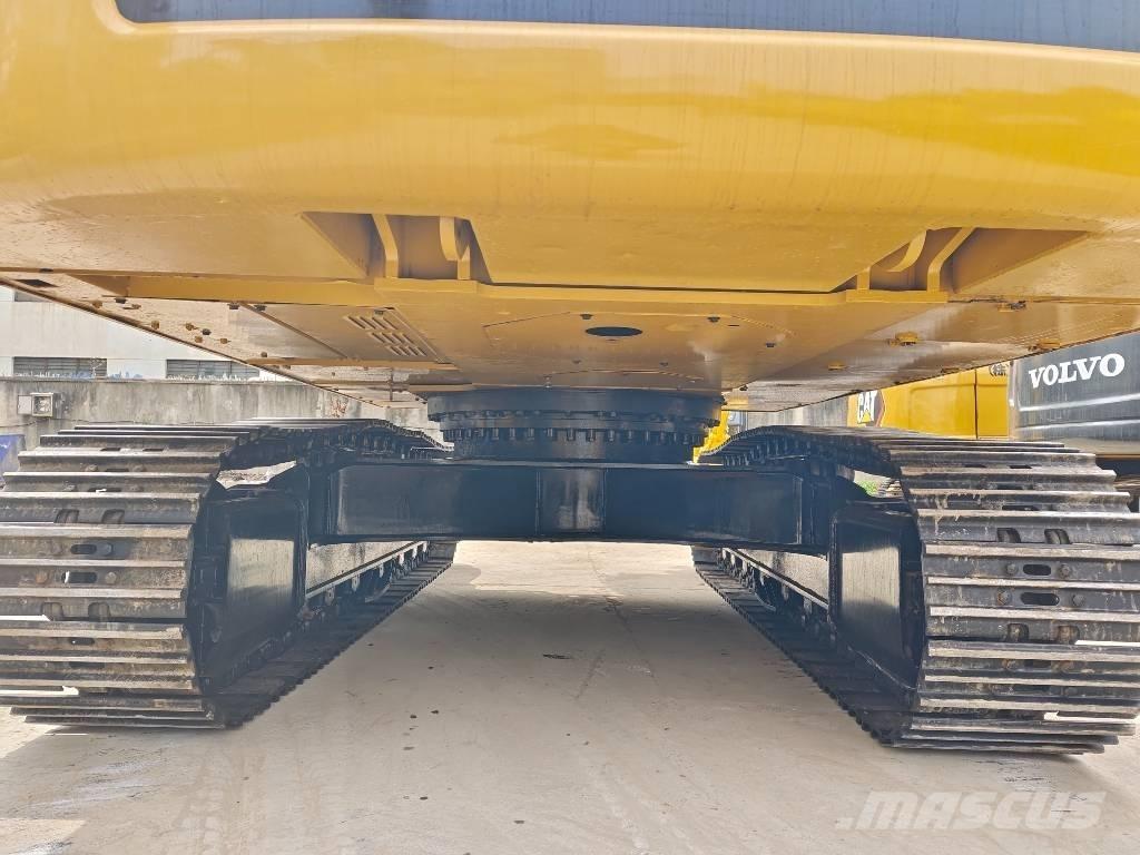 CAT 336 D حفارات زحافة