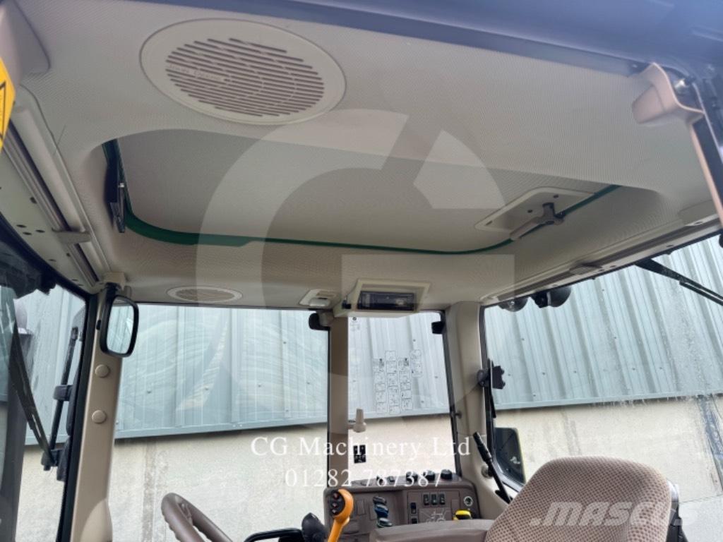 John Deere 6130 M الجرارات