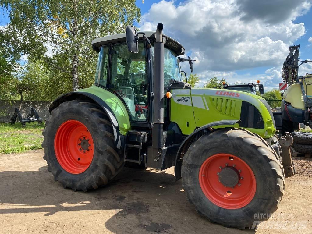 CLAAS Arion 640 الجرارات