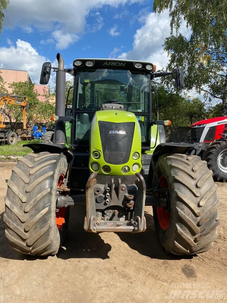 CLAAS Arion 640 الجرارات