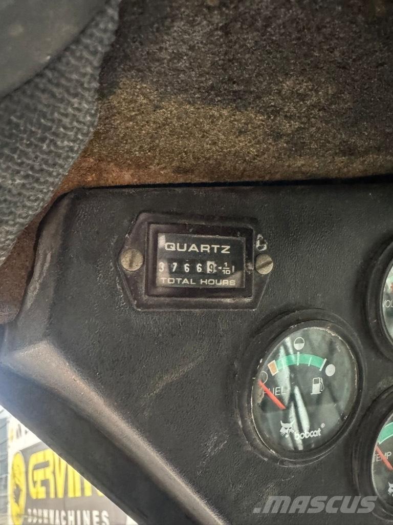 Bobcat 753 لوادر انزلاقية التوجيه