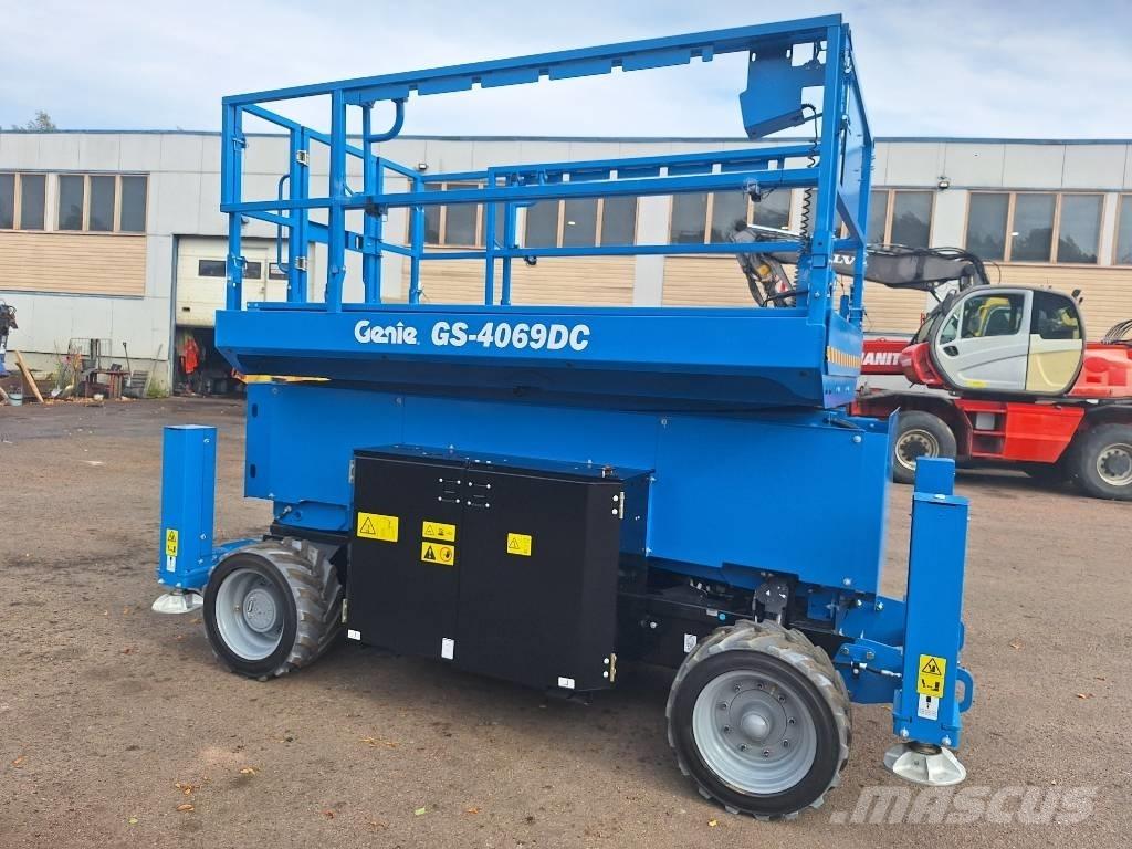 Genie GS-4069 DC رافعات مقصية الشكل