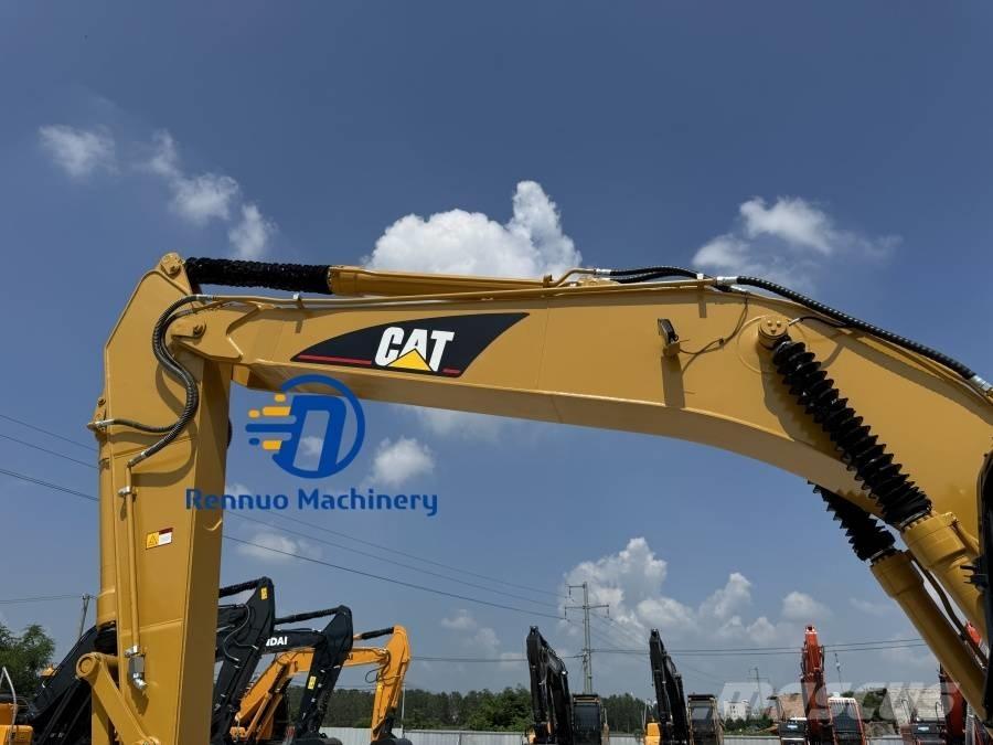CAT 320 C حفارات زحافة