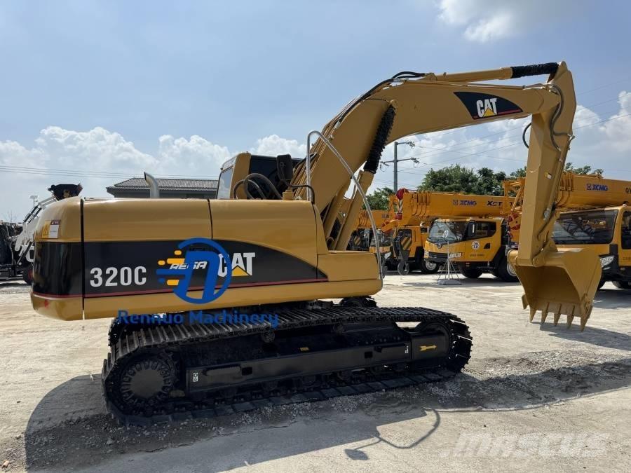 CAT 320 C حفارات زحافة