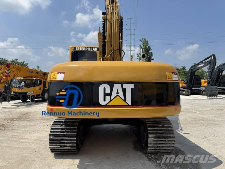 CAT 320 C حفارات زحافة