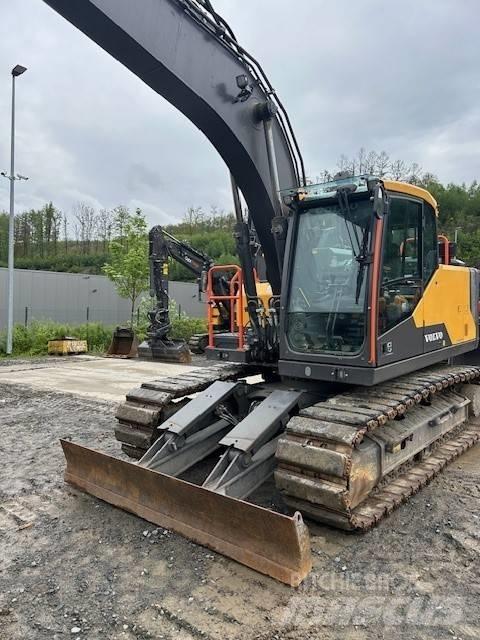 Volvo EC 160 E حفارات زحافة