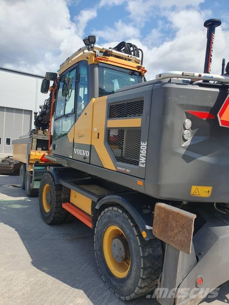Volvo EW 160 E حفارات بعجل