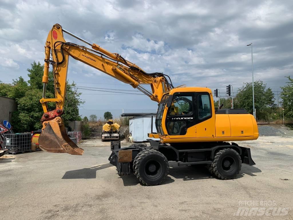 Hyundai ROBEX 170W-3 حفارات بعجل