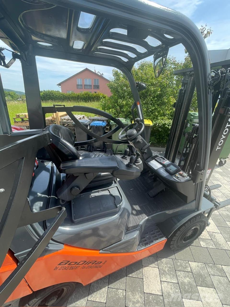 Toyota 02-8FGF18 شاحنات LPG