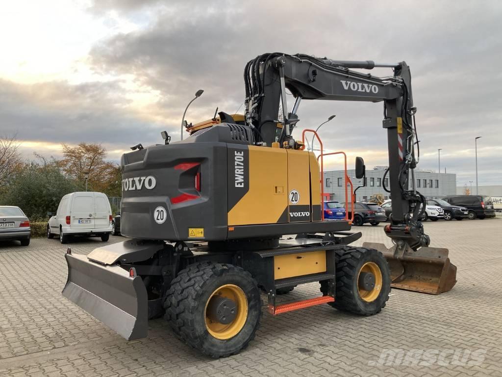 Volvo EWR 170 E حفارات بعجل