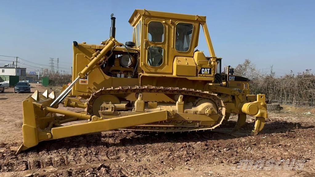 CAT D 8 K بلدوزرات مجنزرة