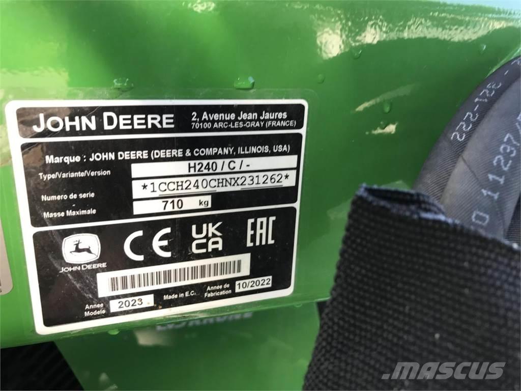 John Deere 5075E الجرارات