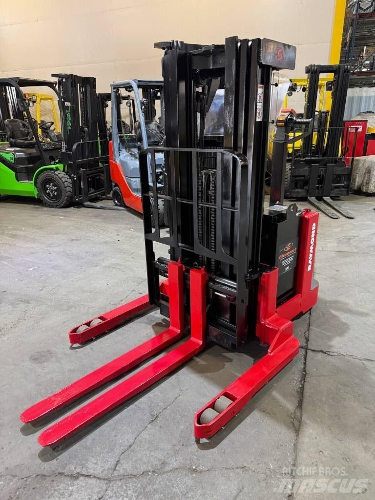 Raymond DSX040 شاحنات مناولة ذاتية الدفع