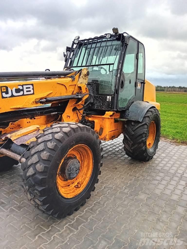 JCB TM 320 مناولات متداخلة