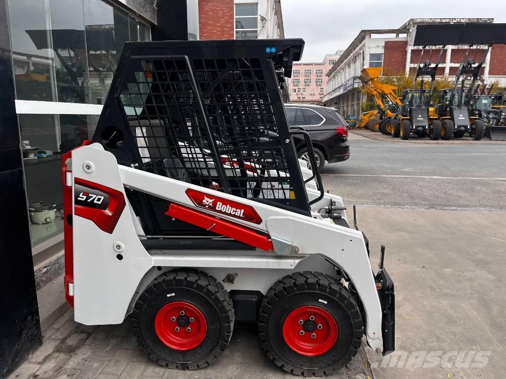 Bobcat S 70 لوادر انزلاقية التوجيه