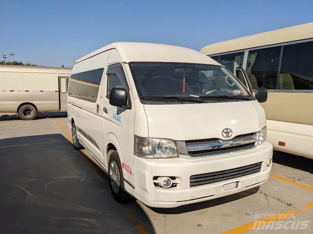 Toyota Hiace حافلة داخل المدينة