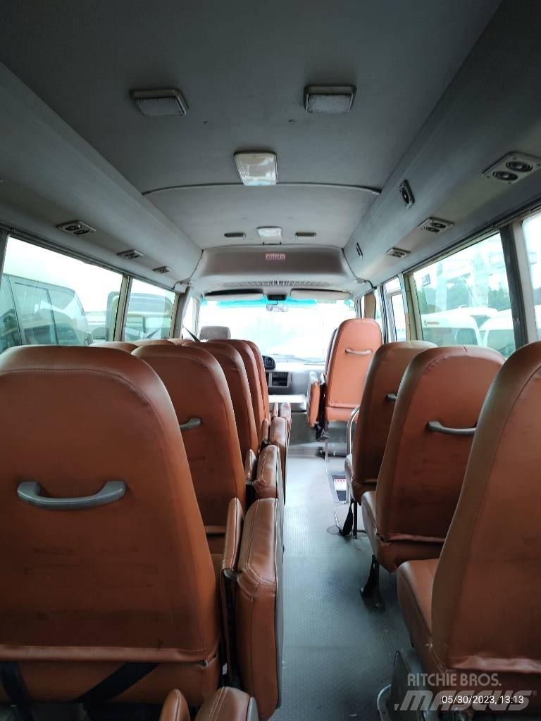 Toyota Coaster Bus حافلة صغيرة