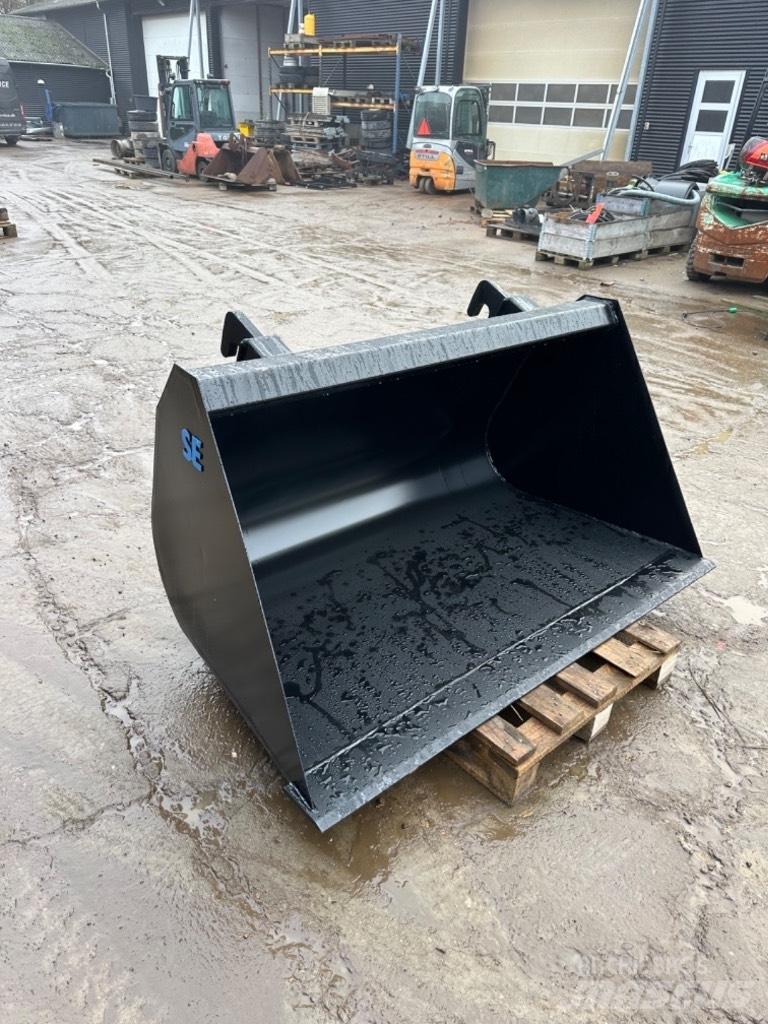 JCB Jordskovl دلاء