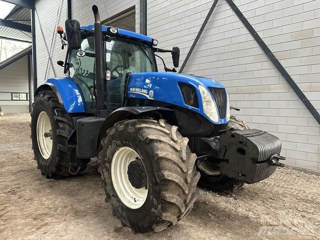 New Holland T7.250 الجرارات