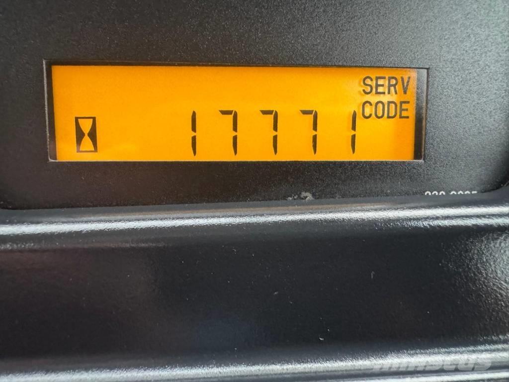 CAT 988 H لوادر بعجل