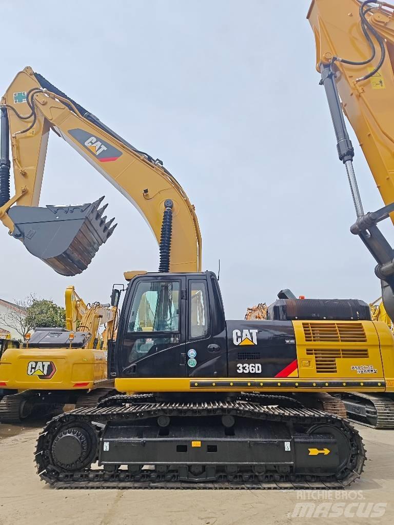 CAT 336 D حفارات زحافة