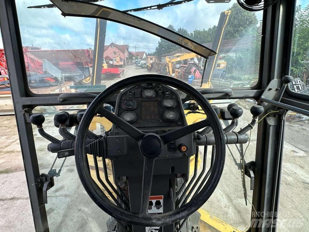 Volvo G 730 VHP معدات تمهيد الطرق