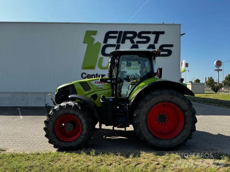 CLAAS AXION 870 الجرارات