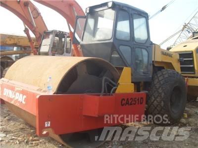 Dynapac CA 251 D مداحل أحادية الأسطوانة