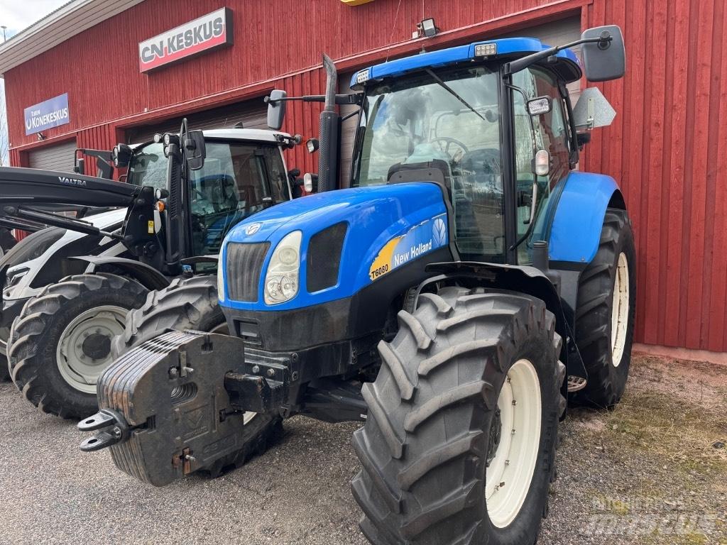 New Holland T 6080 الجرارات