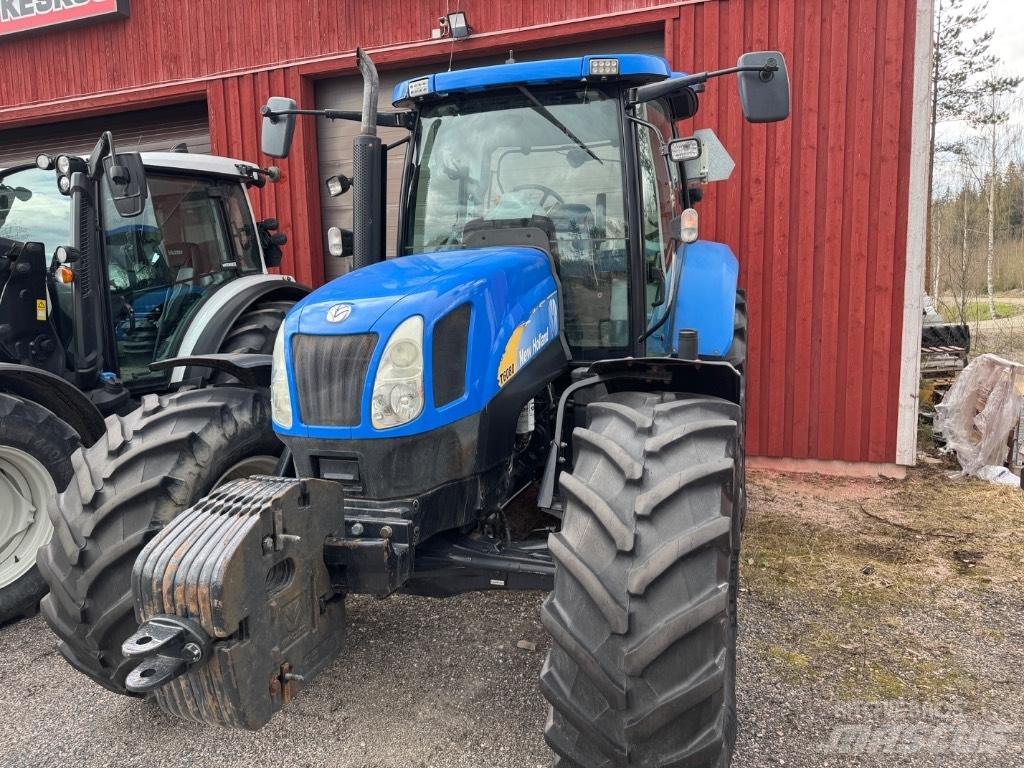 New Holland T 6080 الجرارات