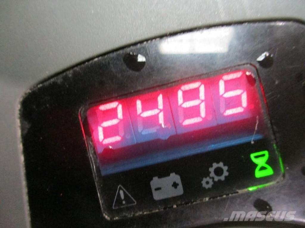 BT LPE200 رافعة منخفضة المستوى ذات منصة